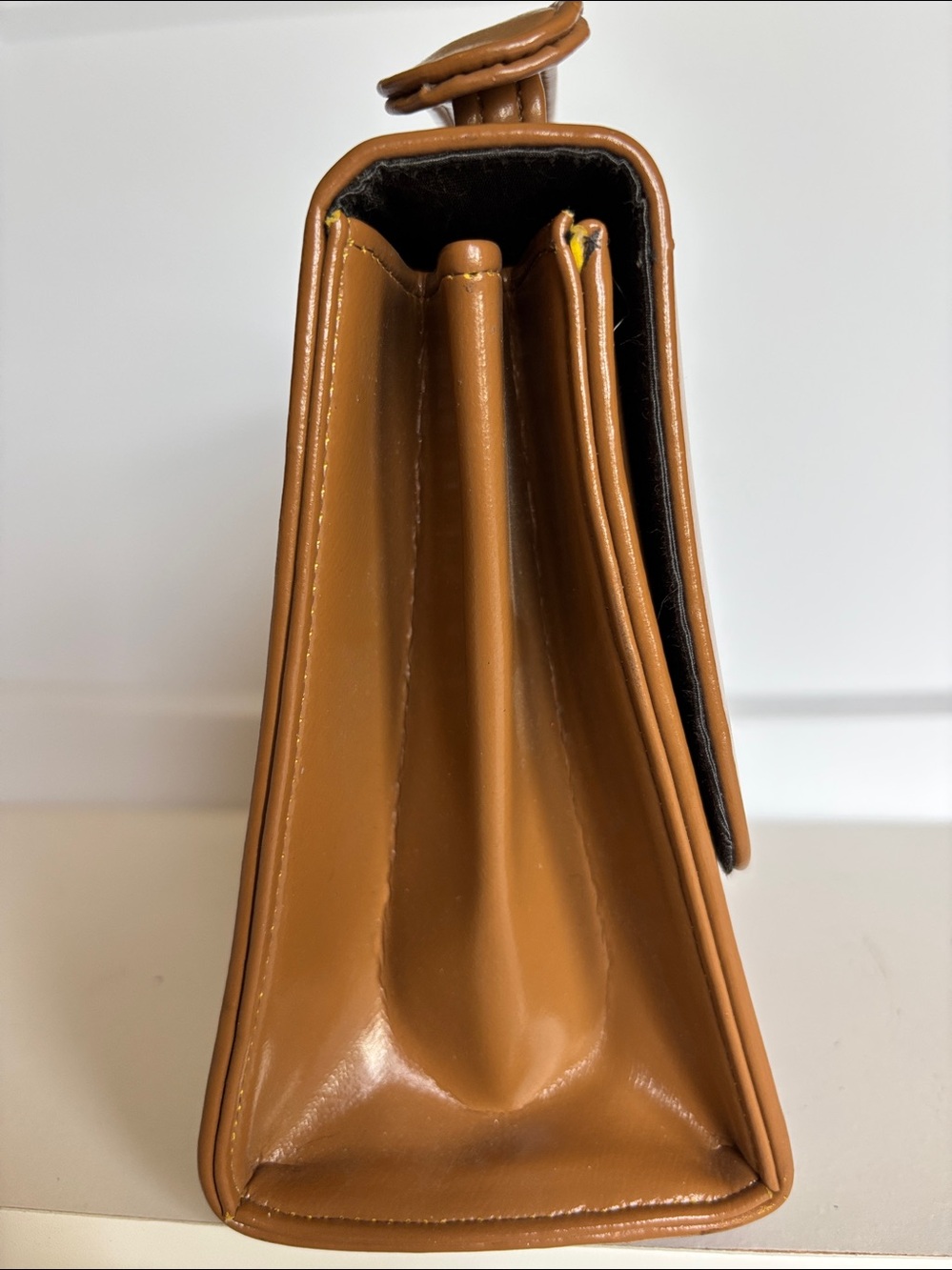 Classic Vintage Top-Handle Women's Bag in Cognac Brown - Picture 4 of 13
